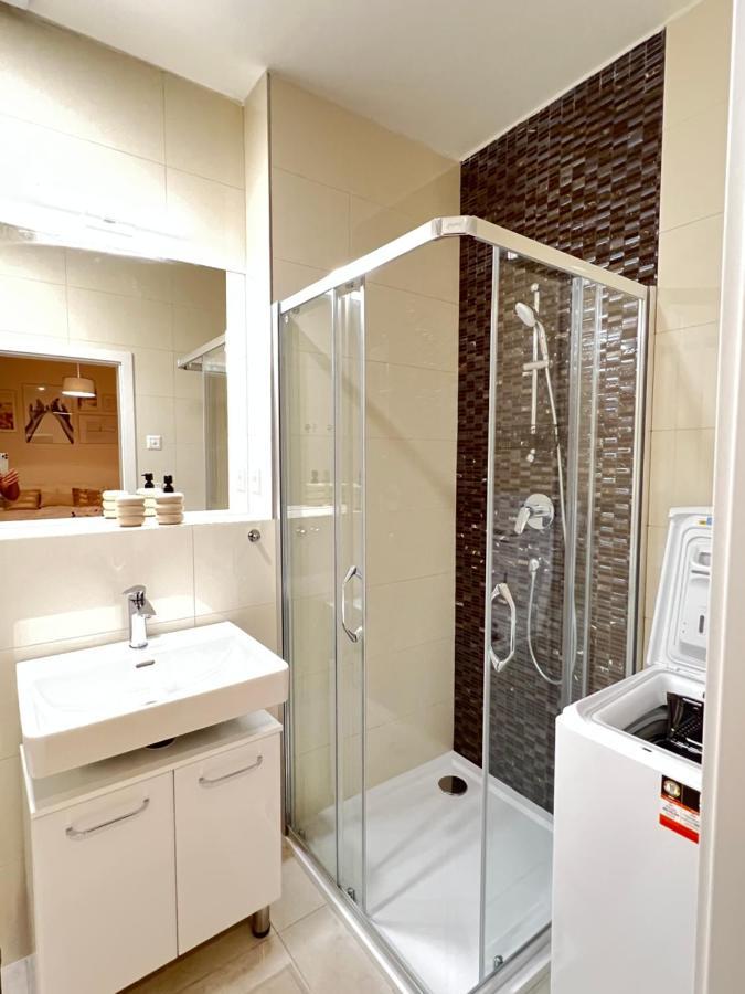 New Chain Florenc Apartment Prag